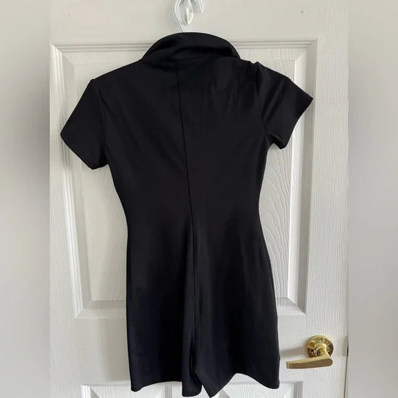 POLO BODYCON ROMPER BLACK SIZE SMALL SHORTS AND SHORT SLEEVE WITH BUTTONS - Picture 10 of 10